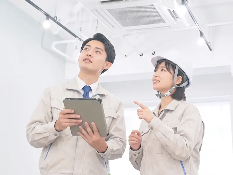 設備の施工管理の仕事風景